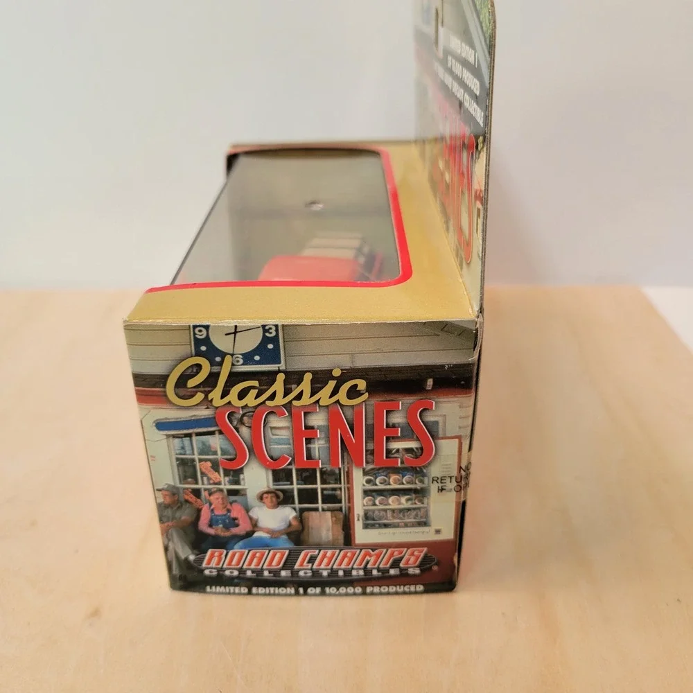 Road Champs Classic Scenes Limited Edition 1:43 Diecast Ford‎ F-100 Pickup Truck
